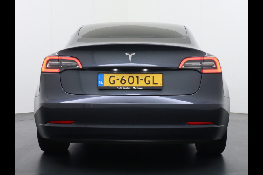 Tesla Model 3 RWD SR+ 60kWh 325PK FSD 2.5-Computer Priv.Glas Lmv 19" AutoPilot Leder PanoDak Adaptive-Cruise Lmv Camera's Elektr.-Stuur+Stoele Navi LED Comfortstoelen ACC DAB GSM-Sleutel+Voorverwarmen interieur via App One-Pedal-Drive Origineel Nederlandse auto tot 11kw laden thuis! Garantie Accu tot 30-09-2027 max 160.000km 1.584kg licht! (23 euro belasting p/m)