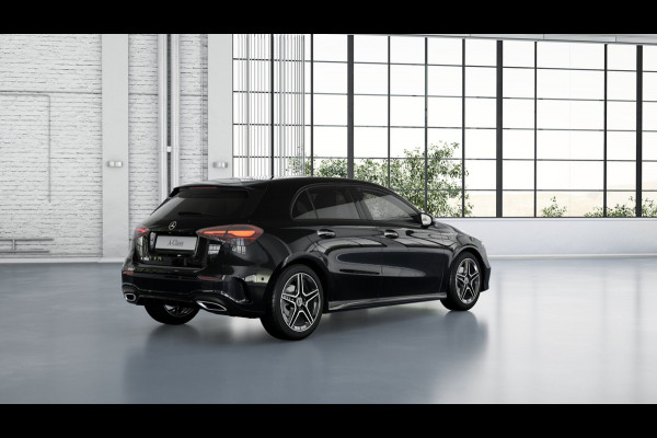 Mercedes-Benz A-Klasse 180 Business Solution AMG | Nightpakket | Parkeerpakket met achteruitrijcamera | KEYLESS GO | Sfeerverlichting | MULTIBEAM LED | Extra USB-poorten | Verwarmde stoelen vooraan | Spiegelpakket |