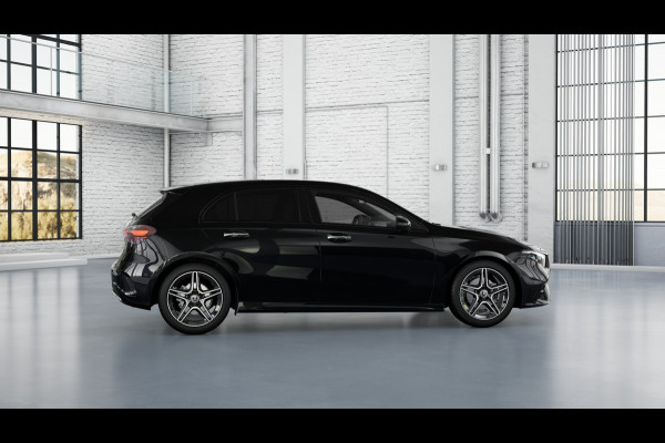 Mercedes-Benz A-Klasse 180 Business Solution AMG | Nightpakket | Parkeerpakket met achteruitrijcamera | KEYLESS GO | Sfeerverlichting | MULTIBEAM LED | Extra USB-poorten | Verwarmde stoelen vooraan | Spiegelpakket |