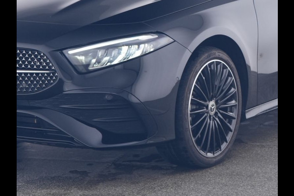 Mercedes-Benz A-Klasse 250 e AMG Face Lift Plug-In Hybride | AMG Line Advanced Plus | Night Pakket | Trekhaak Sfeerverlichting | Stuur en Stoelverwarming | Inclusief 24 maanden MB Certified garantie voor Europa.