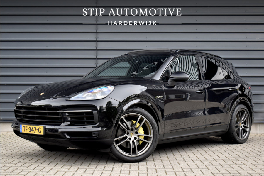 Porsche Cayenne 3.0 E-Hybrid 462pk | Panoramadak | Matrix PDLS+  | Sport Chrono | Trekhaak wegkl. | Bose | Luchtvering | Soft Close | Orig. NL |