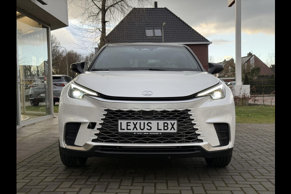 Lexus LBX 1.5 Hybrid Emotion Bi Tone | Tech pack, Leer, Stoel + Stuurverwarming, Parkeersensoren, Dodehoekherkenning, Elektrische achterkl
