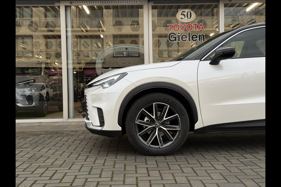 Lexus LBX 1.5 Hybrid Emotion Bi Tone | Tech pack, Leer, Stoel + Stuurverwarming, Parkeersensoren, Dodehoekherkenning, Elektrische achterkl