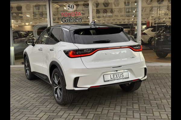 Lexus LBX 1.5 Hybrid Emotion Bi Tone | Tech pack, Leer, Stoel + Stuurverwarming, Parkeersensoren, Dodehoekherkenning, Elektrische achterkl