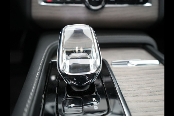 Volvo XC90 T8 Recharge AWD Plus Dark 456pk Plug In Hybrid Long Range PHEV | Panodak | Adaptive Cruise | Luxe Lederen Sportstoelen Memory & Ventilatie | 360 Camera | Harman Kardon | Google Maps | Keyless |