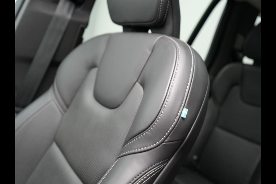 Volvo XC90 T8 Recharge AWD Plus Dark 456pk Plug In Hybrid Long Range PHEV | Panodak | Adaptive Cruise | Luxe Lederen Sportstoelen Memory & Ventilatie | 360 Camera | Harman Kardon | Google Maps | Keyless |