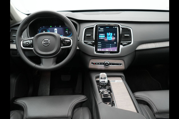 Volvo XC90 T8 Recharge AWD Plus Dark 456pk Plug In Hybrid Long Range PHEV | Panodak | Adaptive Cruise | Luxe Lederen Sportstoelen Memory & Ventilatie | 360 Camera | Harman Kardon | Google Maps | Keyless |