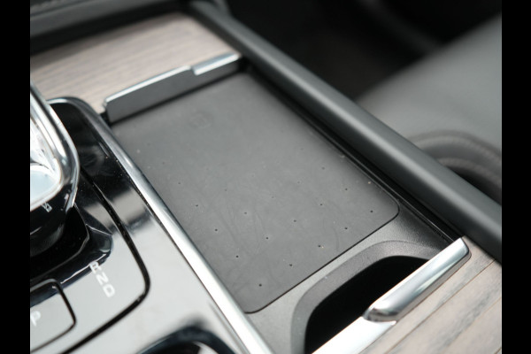 Volvo XC90 T8 Recharge AWD Plus Dark 456pk Plug In Hybrid Long Range PHEV | Panodak | Adaptive Cruise | Luxe Lederen Sportstoelen Memory & Ventilatie | 360 Camera | Harman Kardon | Google Maps | Keyless |
