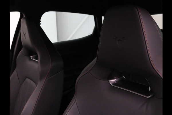 CUPRA Formentor 1.4 e-Hybrid | Leder | Stoel & stuurverwarming | Adaptive cruise | Memory | Full LED | Keyless | Sfeerverlichting | Bluetooth