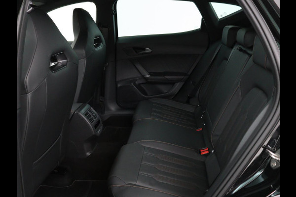 CUPRA Formentor 1.4 e-Hybrid | Leder | Stoel & stuurverwarming | Adaptive cruise | Memory | Full LED | Keyless | Sfeerverlichting | Bluetooth