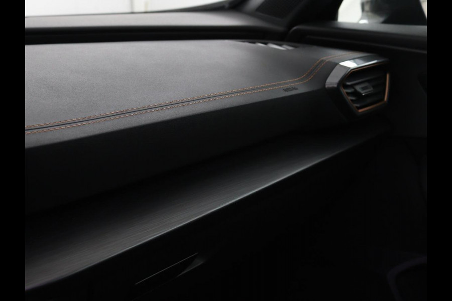 CUPRA Formentor 1.4 e-Hybrid | Leder | Stoel & stuurverwarming | Adaptive cruise | Memory | Full LED | Keyless | Sfeerverlichting | Bluetooth