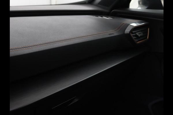 CUPRA Formentor 1.4 e-Hybrid | Leder | Stoel & stuurverwarming | Adaptive cruise | Memory | Full LED | Keyless | Sfeerverlichting | Bluetooth