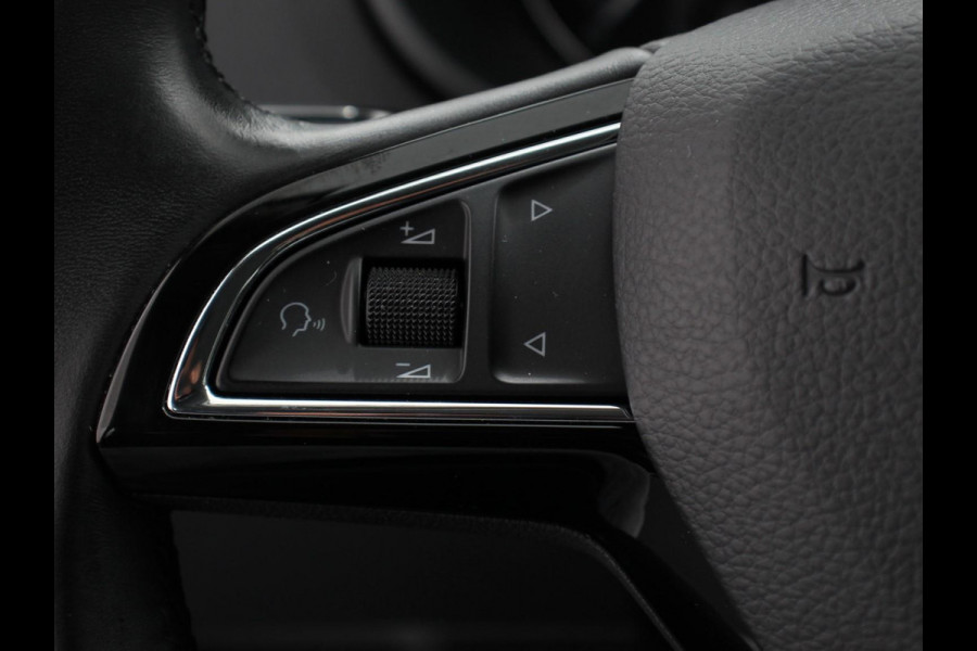 Škoda Octavia 1.5 TSI Greentech Ambition Business Climate control Cruise control Parkeersensoren Voorstoelen verwarmd Navigatie Apple Carplay/ Android Auto