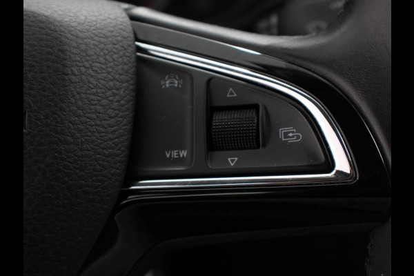 Škoda Octavia 1.5 TSI Greentech Ambition Business Climate control Cruise control Parkeersensoren Voorstoelen verwarmd Navigatie Apple Carplay/ Android Auto