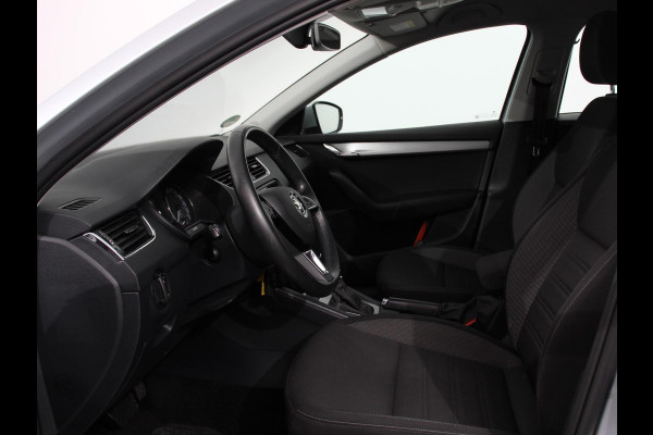 Škoda Octavia 1.5 TSI Greentech Ambition Business Climate control Cruise control Parkeersensoren Voorstoelen verwarmd Navigatie Apple Carplay/ Android Auto