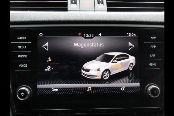 Škoda Octavia 1.5 TSI Greentech Ambition Business Climate control Cruise control Parkeersensoren Voorstoelen verwarmd Navigatie Apple Carplay/ Android Auto