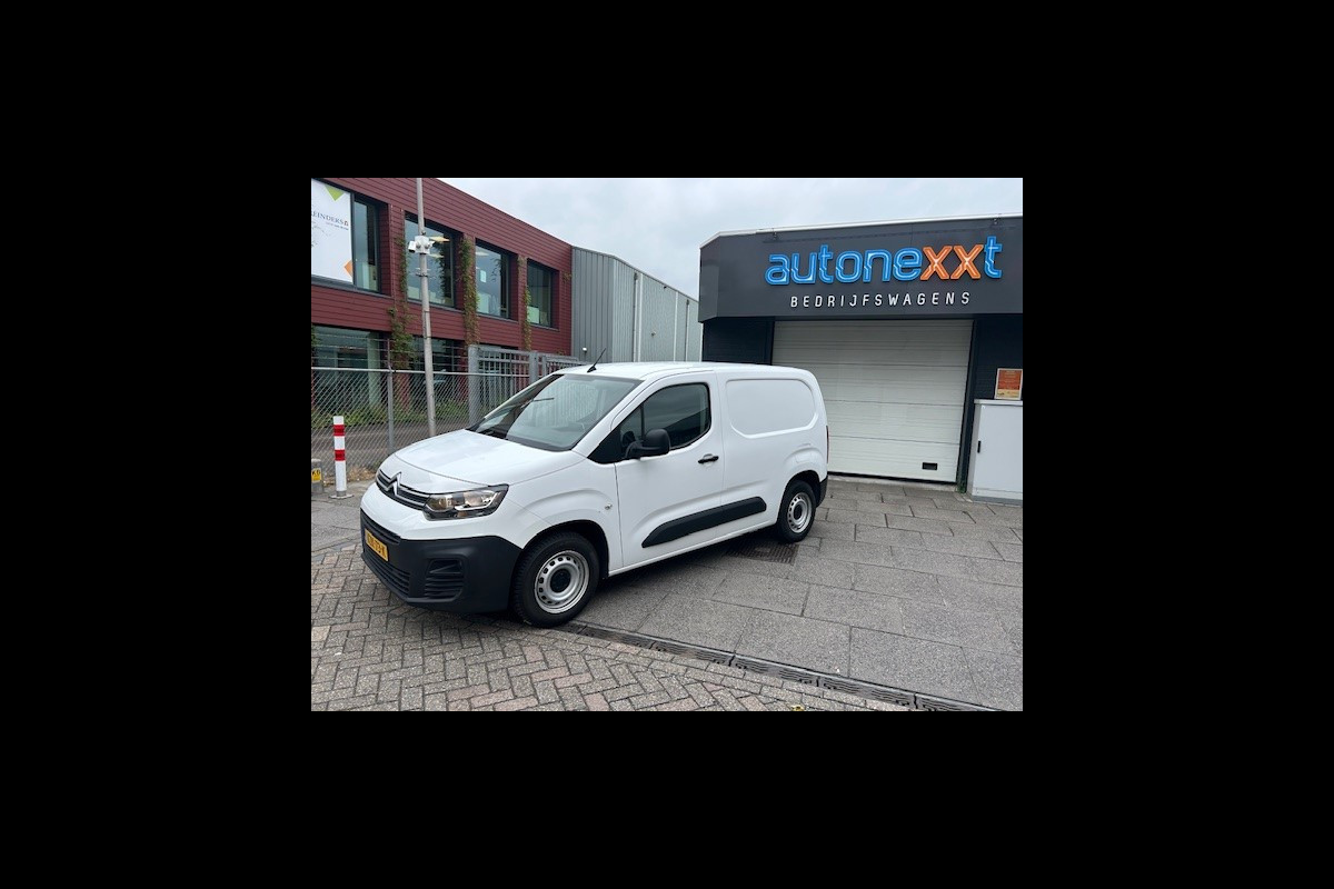 Citroën Berlingo 1.2 PureTech Club AIRCO I NAVIGATIE I APPLE CARPLAY I PDC I MULTIMEDIA I BETIMMERING LAADRUIMTE Citroën Berlingo 1.2 PureTech Club AIRCO I NAVIGATIE I APPLE CARPLAY I PDC I MULTIMEDIA I BETIMMERING LAADRUIMTE