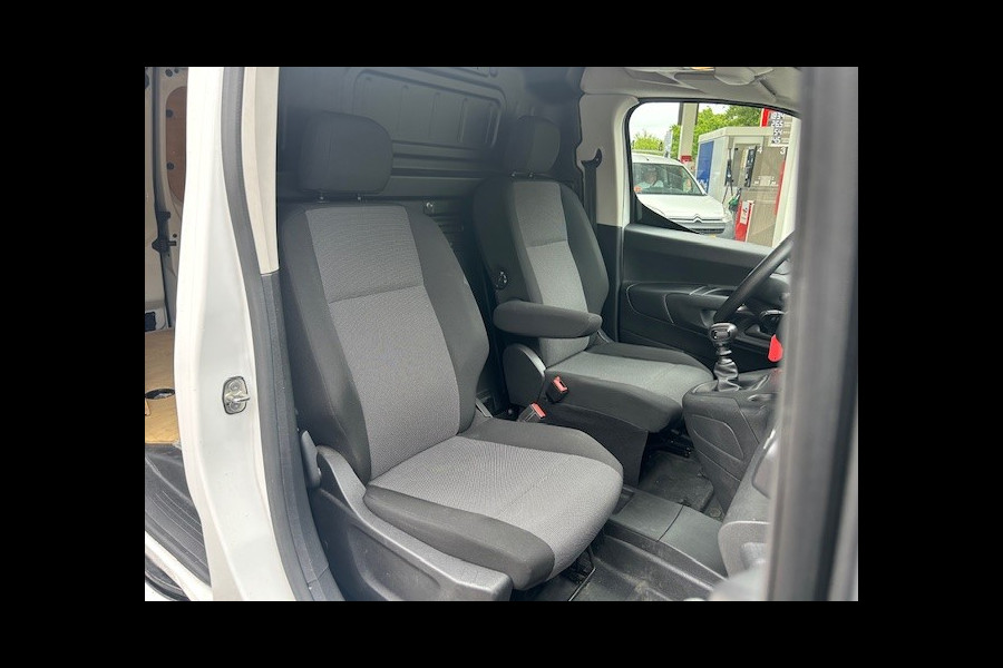 Citroën Berlingo 1.2 PureTech Club AIRCO I NAVIGATIE I APPLE CARPLAY I PDC I MULTIMEDIA I BETIMMERING LAADRUIMTE