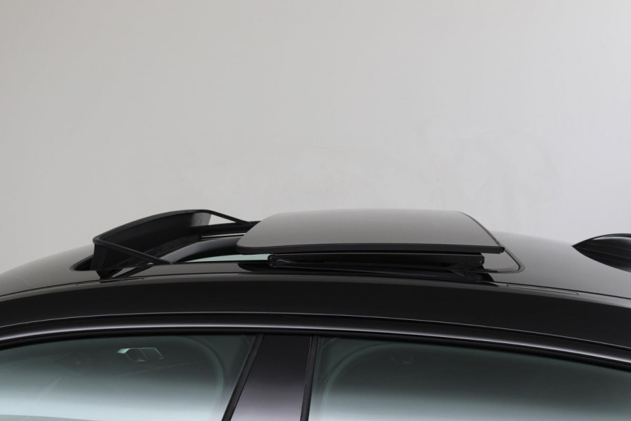 BMW 2 Serie Gran Coupé 218i High Executive Edition (PANORAMADAK, PARKEERSENSOREN, CRUISE, CAMERA, NAVIGATIE, STOELVERWARMING)