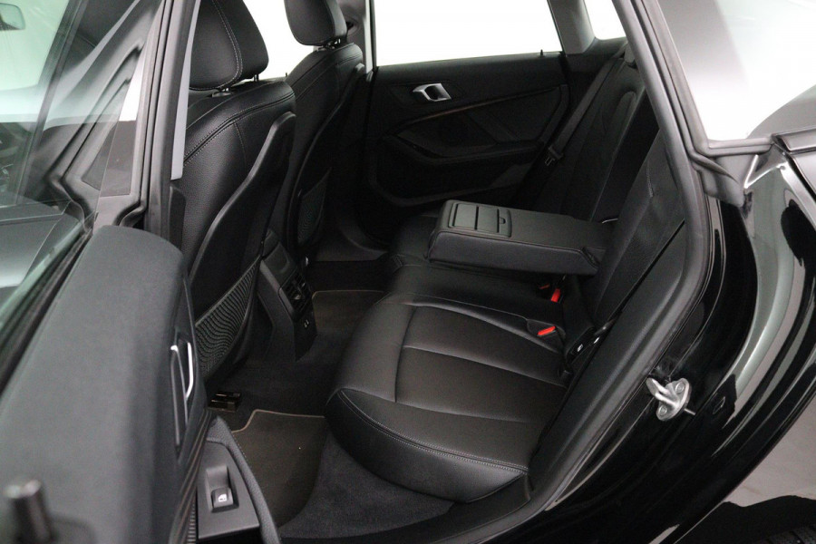 BMW 2 Serie Gran Coupé 218i High Executive Edition (PANORAMADAK, PARKEERSENSOREN, CRUISE, CAMERA, NAVIGATIE, STOELVERWARMING)