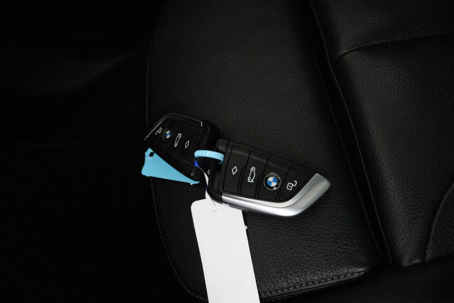 BMW 2 Serie Gran Coupé 218i High Executive Edition (PANORAMADAK, PARKEERSENSOREN, CRUISE, CAMERA, NAVIGATIE, STOELVERWARMING)