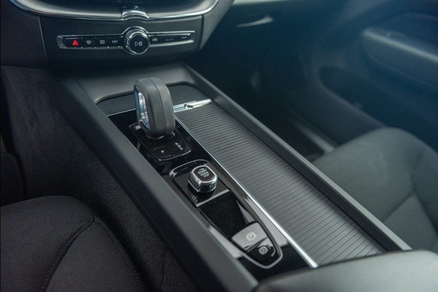 Volvo XC60 B4 Aut. Mild Hybrid Momentum Stoelverwarming 197pk
