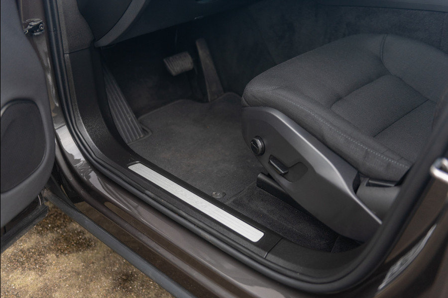 Volvo XC60 B4 Aut. Mild Hybrid Momentum Stoelverwarming 197pk