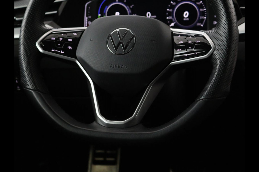 Volkswagen Arteon 1.4 TSI eHybrid R-Line Business+ | Panoramadak | Trekhaak | Stoelverwarming | Matrix LED | Adaptive cruise | Leder/Alcantara | Carplay | Camera | Keyless
