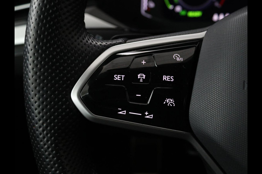 Volkswagen Arteon 1.4 TSI eHybrid R-Line Business+ | Panoramadak | Trekhaak | Stoelverwarming | Matrix LED | Adaptive cruise | Leder/Alcantara | Carplay | Camera | Keyless