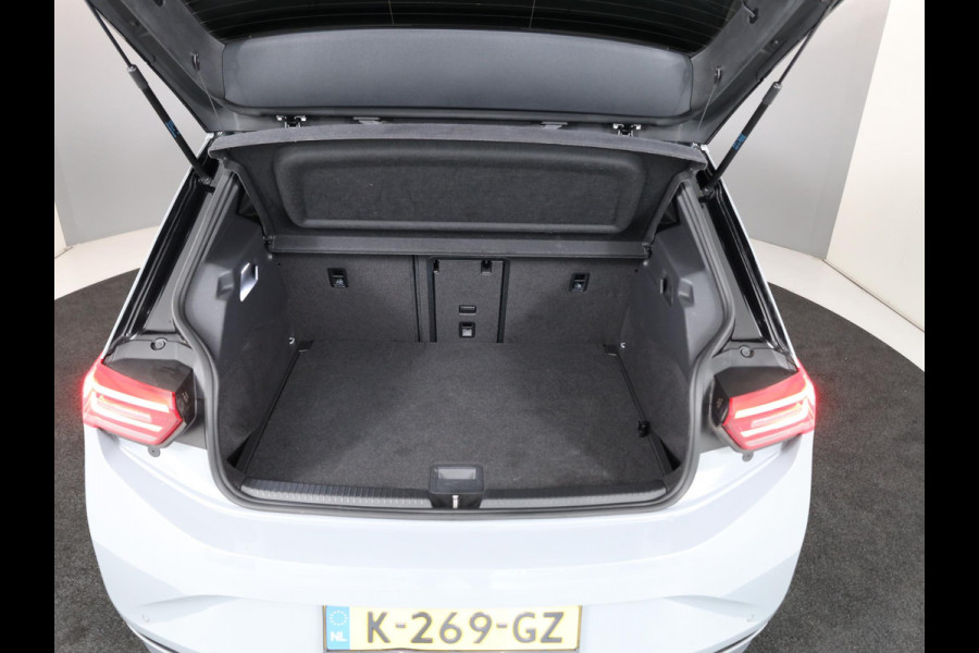 Volkswagen ID.3 First Max 58 kWh Pano.dak| Camera| dodehoek| Navi| LED| verwarmd stuur/vrstoelen