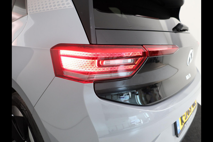 Volkswagen ID.3 First Max 58 kWh Pano.dak| Camera| dodehoek| Navi| LED| verwarmd stuur/vrstoelen