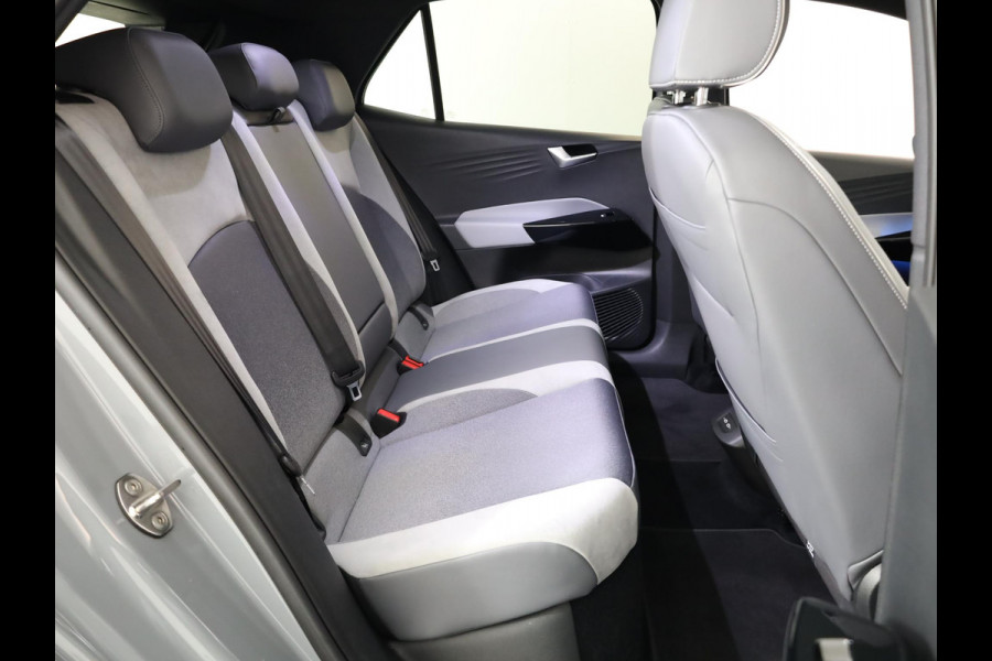 Volkswagen ID.3 First Max 58 kWh Pano.dak| Camera| dodehoek| Navi| LED| verwarmd stuur/vrstoelen