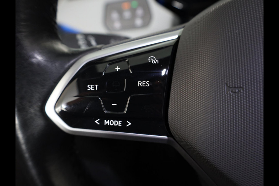 Volkswagen ID.3 First Max 58 kWh Pano.dak| Camera| dodehoek| Navi| LED| verwarmd stuur/vrstoelen