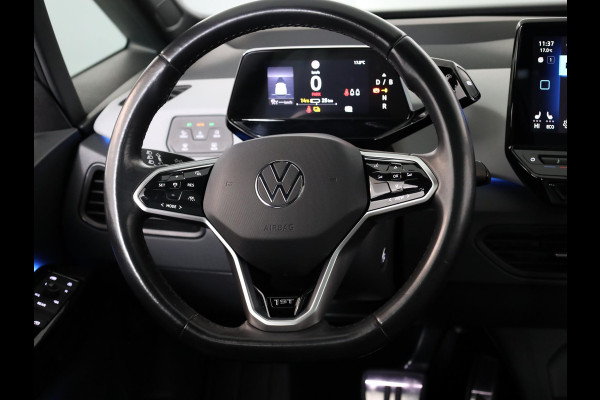 Volkswagen ID.3 First Max 58 kWh Pano.dak| Camera| dodehoek| Navi| LED| verwarmd stuur/vrstoelen