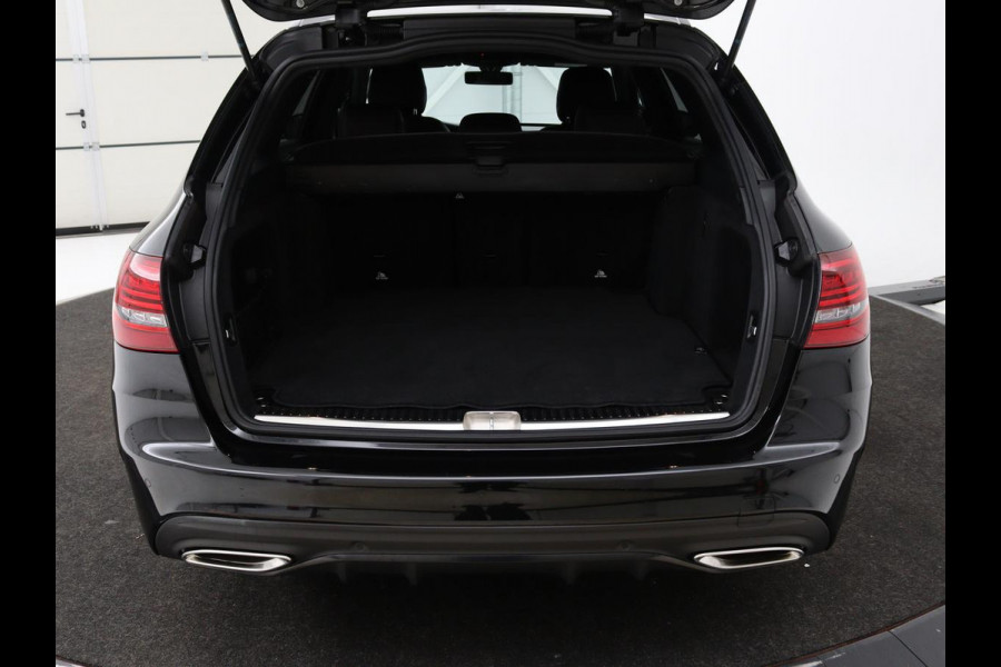 Mercedes-Benz C-Klasse 160 Business Solutions AMG | Stoelverwarming | Trekhaak | Leder/Alcantara | Camera | Navigatie | Park Assist | Full LED | Climate control