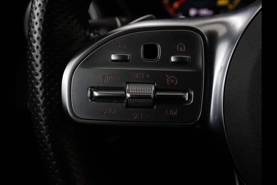 Mercedes-Benz C-Klasse 160 Business Solutions AMG | Stoelverwarming | Trekhaak | Leder/Alcantara | Camera | Navigatie | Park Assist | Full LED | Climate control