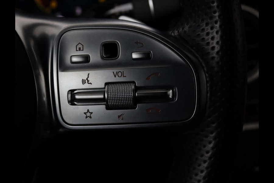 Mercedes-Benz C-Klasse 160 Business Solutions AMG | Stoelverwarming | Trekhaak | Leder/Alcantara | Camera | Navigatie | Park Assist | Full LED | Climate control