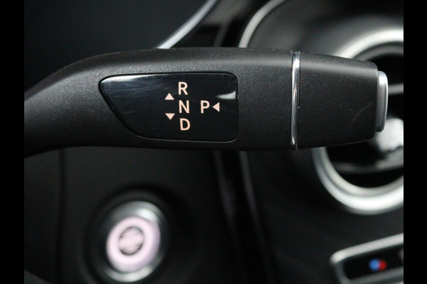Mercedes-Benz C-Klasse 160 Business Solutions AMG | Stoelverwarming | Trekhaak | Leder/Alcantara | Camera | Navigatie | Park Assist | Full LED | Climate control