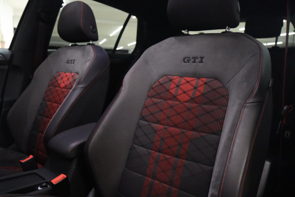 Volkswagen Golf 2.0 TSI GTI TCR /PANO/CAM/KEYLESS/ACC/LANEASSIST/VOL
