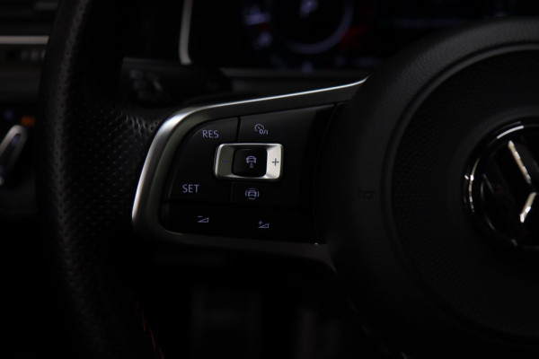 Volkswagen Golf 2.0 TSI GTI TCR /PANO/CAM/KEYLESS/ACC/LANEASSIST/VOL