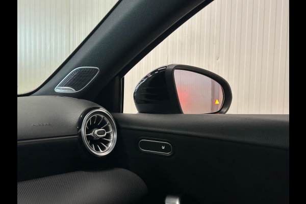 Mercedes-Benz A-Klasse 220 AMG Line | AMBIANCE | NIGHT | BURMESTER | CAMERA | LED