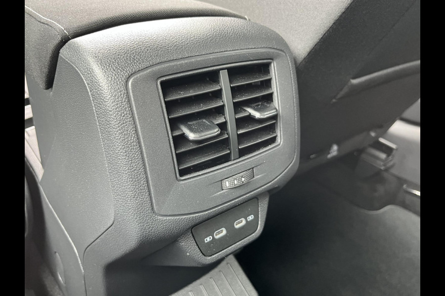 Volkswagen T-Roc Cabrio 1.5 TSI Style 150pk Automaat | Adaptieve Cruise | Stoelverwarming | Digitale Cock pit | Dealer onderhouden | Dodehoeksensoren