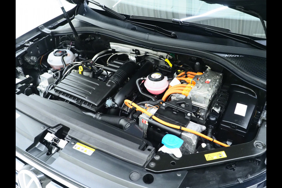 Volkswagen Tiguan 1.4 TSI eHybrid Elegance Exclusive | Panoramadak | 360 | Keyless | Adaptive Cruise | Carplay | Trekhaak