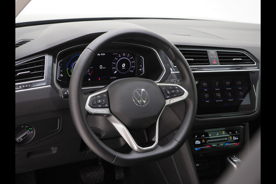 Volkswagen Tiguan 1.4 TSI eHybrid Elegance Exclusive | Panoramadak | 360 | Keyless | Adaptive Cruise | Carplay | Trekhaak