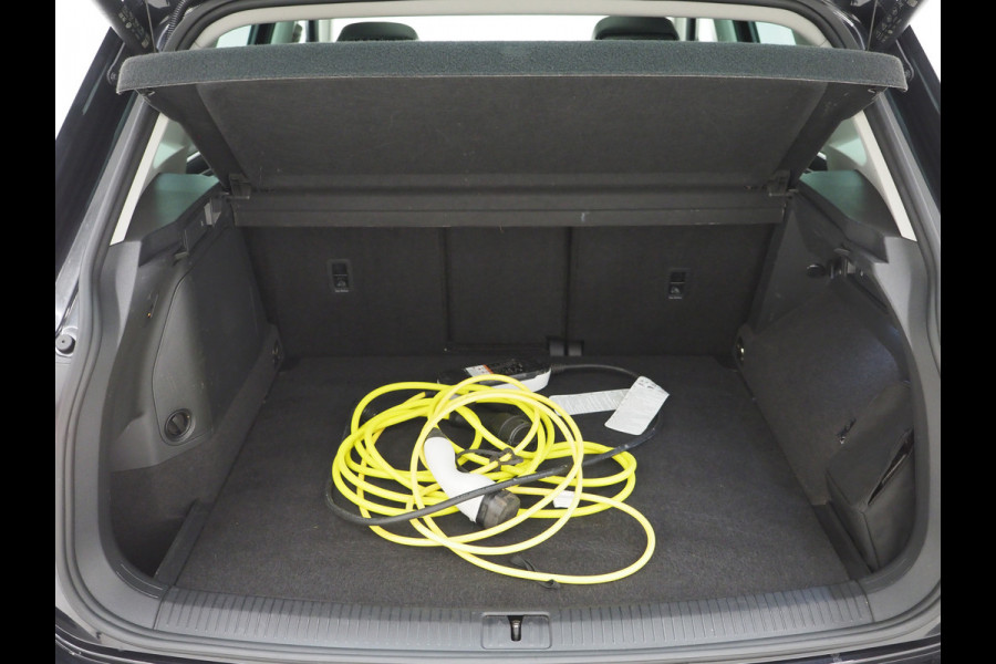 Volkswagen Tiguan 1.4 TSI eHybrid Elegance Exclusive | Panoramadak | 360 | Keyless | Adaptive Cruise | Carplay | Trekhaak