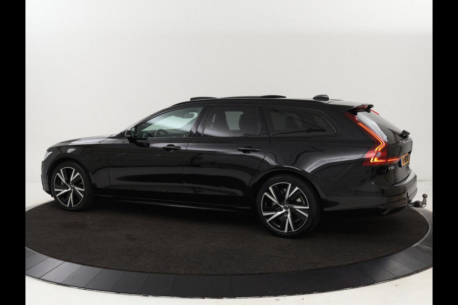 Volvo V90 2.0 T8 AWD R-Design | Panoramadak | Head-Up | Trekhaak | Stoel & stuurverwarming | Leder | 360 camera | Luchtvering | Harman/Kardon | Adaptive cruise | Achterbankverwarming