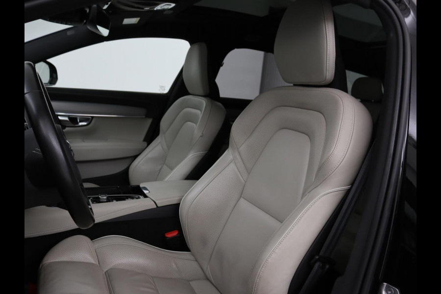 Volvo V90 2.0 T8 AWD R-Design | Panoramadak | Head-Up | Trekhaak | Stoel & stuurverwarming | Leder | 360 camera | Luchtvering | Harman/Kardon | Adaptive cruise | Achterbankverwarming