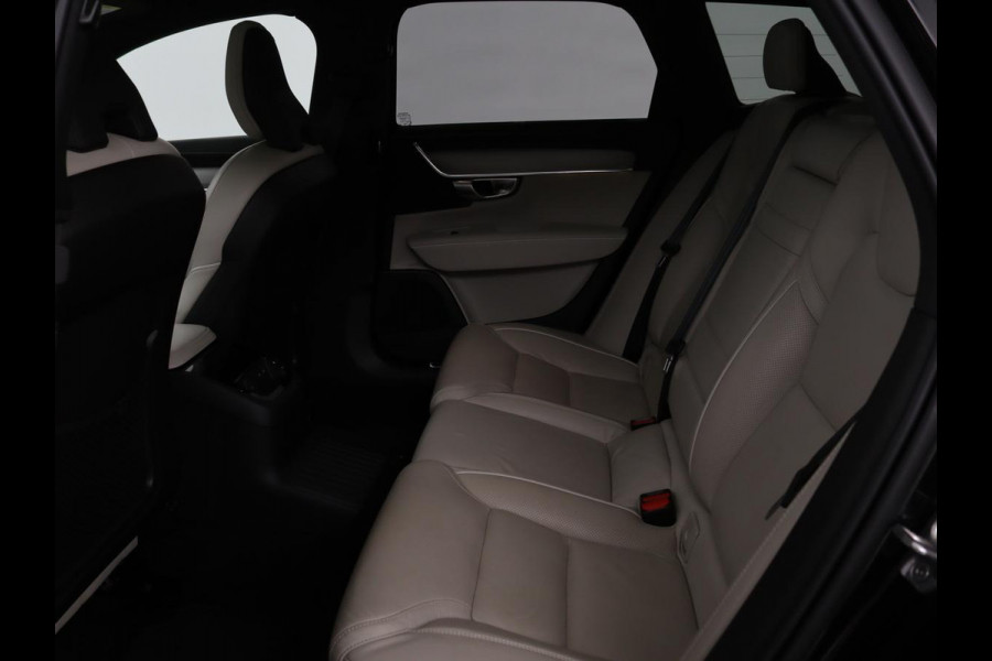 Volvo V90 2.0 T8 AWD R-Design | Panoramadak | Head-Up | Trekhaak | Stoel & stuurverwarming | Leder | 360 camera | Luchtvering | Harman/Kardon | Adaptive cruise | Achterbankverwarming
