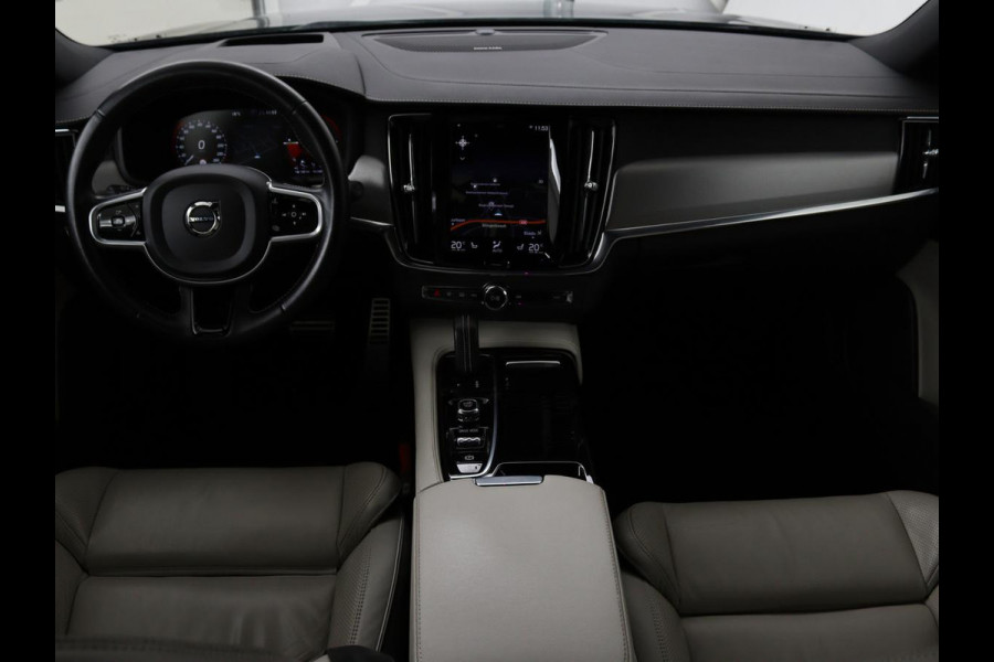 Volvo V90 2.0 T8 AWD R-Design | Panoramadak | Head-Up | Trekhaak | Stoel & stuurverwarming | Leder | 360 camera | Luchtvering | Harman/Kardon | Adaptive cruise | Achterbankverwarming