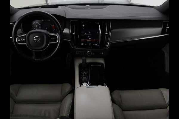 Volvo V90 2.0 T8 AWD R-Design | Panoramadak | Head-Up | Trekhaak | Stoel & stuurverwarming | Leder | 360 camera | Luchtvering | Harman/Kardon | Adaptive cruise | Achterbankverwarming